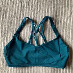 Lululemon FREE TO BE ZEN sports bra. Size 6